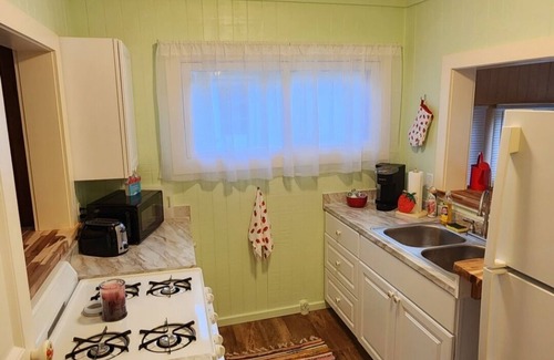 Lakeland House | Charming lake front house for the perfect getawaynAll sports lake, pet friendly