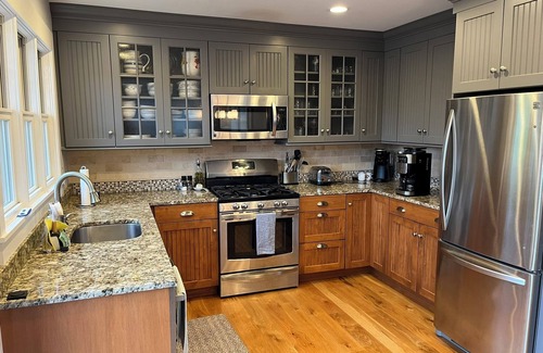 Ludlow House | Charming Lake Rescue Cottage