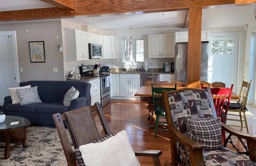 Mirror Lake Cottage | Charming Lakefront Cottage on Winter Harbor – Your Perfect Escape