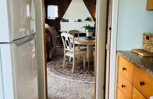 Bear Lake Cottage | Charming Lakefront Cottage