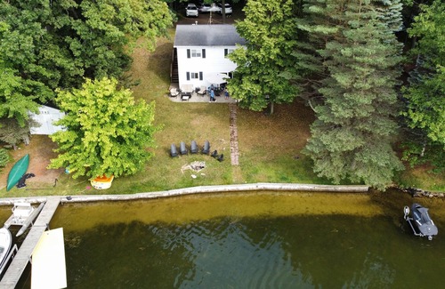 Stanwood House | Charming Lakefront Cottage on All Sports Lake