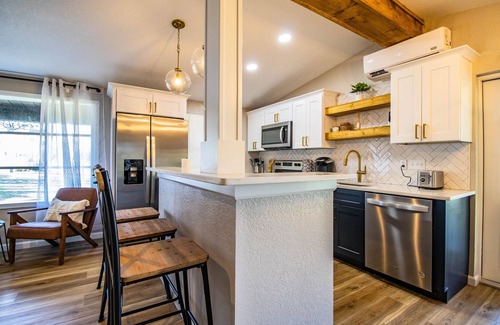 Dixieland House | Charming lakefront home minutes from downtown Lakeland!