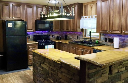 Edwards Cabin | Charming Lakeside 2-Bedroom Cabin with Pool and Firepit in Peaceful Edwards, MS