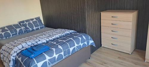 Thorpe Satchville House | Charming Leicester Guest Room with Shared Facilities