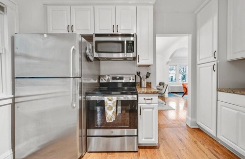 Linden Hills House | Charming Linden Hills Bungalow Close to Everything