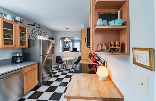 Norwood Park House | Charming Little North Asheville Cottage