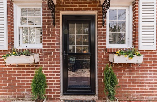 Norwood Park House | Charming Little North Asheville Cottage