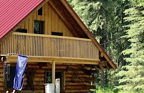 North Pole House | Charming log cabin in the woods