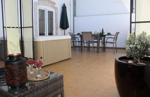 Luz de Tavira Apartment | Charming Luz House - T2 apartment with jacuzzi