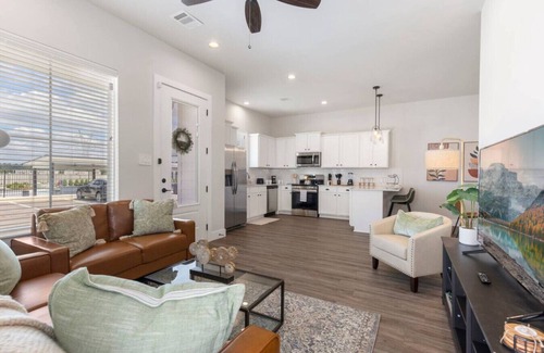 Magnolia House | Charming Magnolia Retreat - Clubhouse & Gym Access