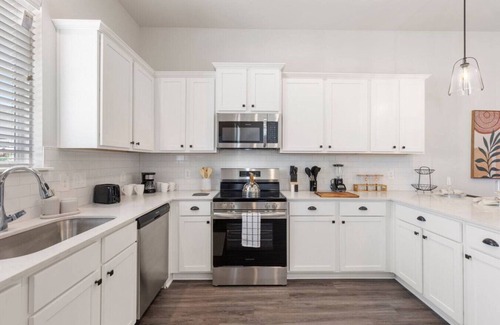 Magnolia House | Charming Magnolia Retreat - Clubhouse & Gym Access