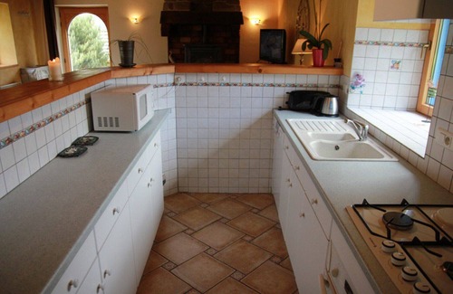 Cleden-Poher Cottage | Charming Manoir du Ster gîte with heated indoor swimming pool