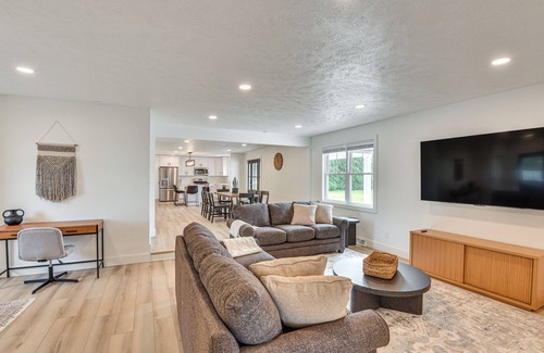 Middlebury House | Charming Middlebury Retreat w/Patio & Fire Pit