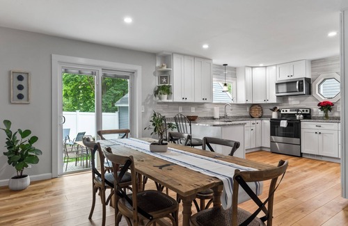 Ogunquit House | Charming Modern Cottage