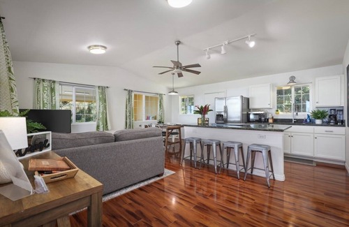 Kailua-Kona House | Charming Mountain Hideaway — Cozy Escape Near the Coast