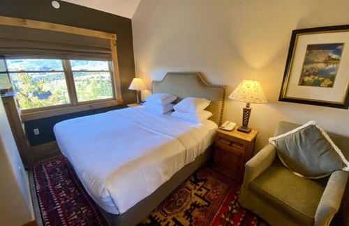Mountain Village Cabin | Charming Mountain Village Lodge 2-bedroom, Heated Pool, Ski In/Out!