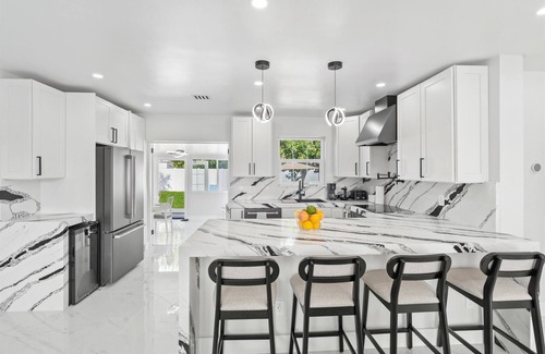 Southside House | Charming, newly remodeled 3-bedroom house in West Palm Beach, near water.n
