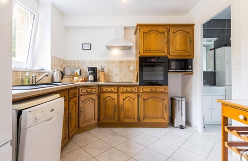 Saint-Joseph Cottage | Charming Normandy House with Garden and Parking