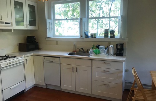 Berkeley Hills Apartment | Charming North Berkeley Garden Flat Walkable to UC Berkeley and Gourmet Ghetto