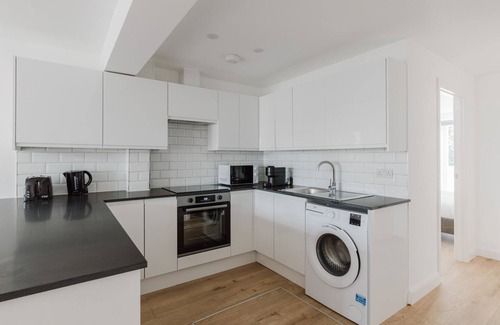 Golborne Apartment | Charming Notting Hill 2BR w/Washer, Fully Furnished, by Blueground