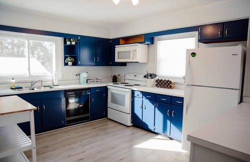 Summerlee House | Charming Oak Hill Getaway Near the New River Gorge