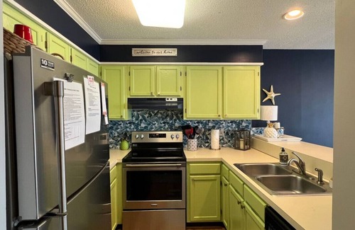 Ocean Isle Beach Condo | Charming Ocean Isle Condo With Pool Ocean Isle