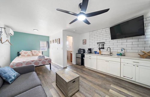 San Jacinto Apartment | Charming Oceanview Studio, Near Cruise Terminal