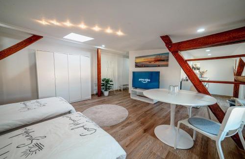 Sudenburg Apartment | Charming old building for 2
