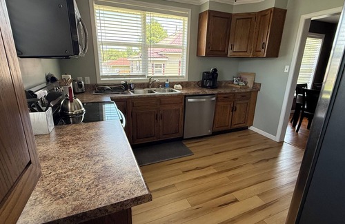 Summerlee House | Charming on Chestnut - 8.1 miles from the New River Gorge National Park