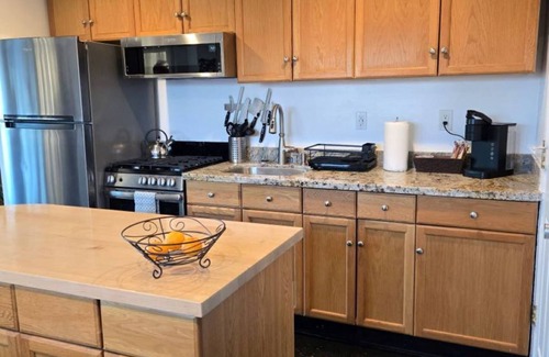 Contra Costa County Apartment | Charming One Bedroom Apartment with View of the Carquinez Straits