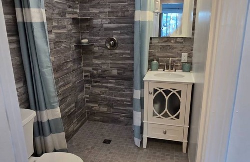 Contra Costa County Apartment | Charming One Bedroom Apartment with View of the Carquinez Straits