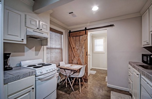 Greater Belhaven House | Charming One-Bedroom Unit in Historic Belhaven!