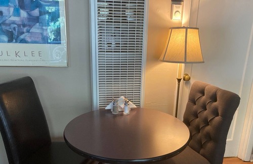 Klickitat Apartment | Charming One Bedroom Apartment In Town