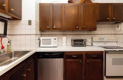 Coconut Grove Cottage | Charming open floor plan cottage in desirable Miami, fast WiFi, walk to all
