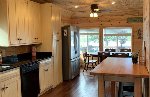 Gladwin Cottage | Charming Pratt Lake Lakefront 2BR Cottage