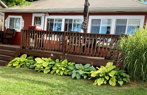 Gladwin Cottage | Charming Pratt Lake Lakefront 2BR Cottage