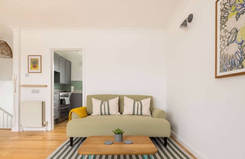 Camden Town with Primrose Hill Apartment | Charming Primrose Hill Rooftop Duplex