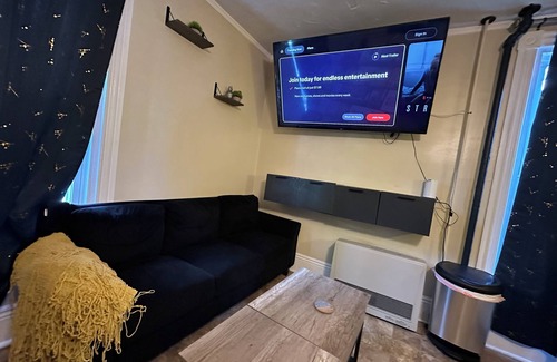 Oakdale Apartment | Charming private 1st floor studio apartment