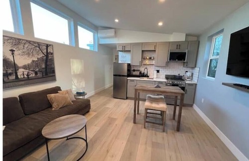 Palms Apartment | Charming Private GuestHouse