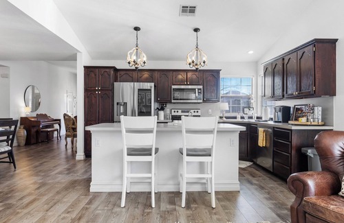 South Tulsa House | Charming Re-Designed South Tulsa Retreat Offers A Tranquil Stay!