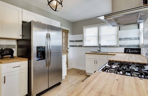 Cascade Road House | Charming, recently renovated bungalow in historical Cascade