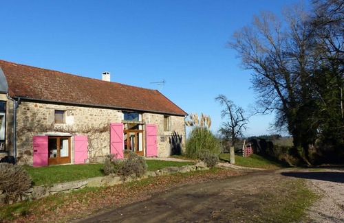 Beaune-d'Allier Cottage | Charming renovated farmhouse, pets allowed, Internet access