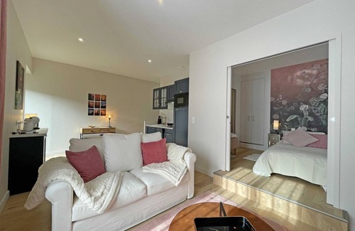 La Chapelle d'Audaine Cottage | Charming renovated house with pool and garden