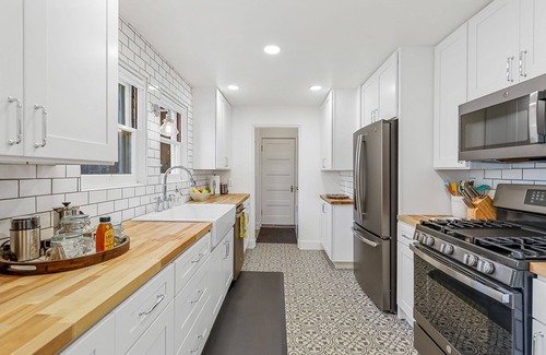 Downtown Flagstaff House | Charming Renovated Cottage, 1/2 Mile From the Heart of Downtown Flagstaff