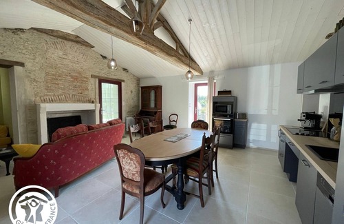 Challans-Gois Communaute Cottage | Charming Renovated Cottage with Heated Pool, Near Beaches and Nature, Pet-Friendly