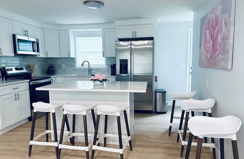 Fairmount House | Charming retreat in Camillus completely renovated