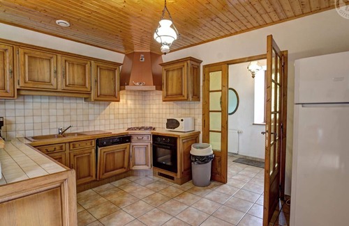 Gumieres Cottage | Charming retreat in Livradois-Forez, pets allowed