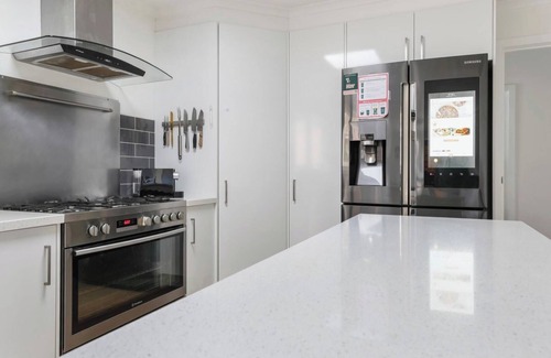 Monbulk House | Charming Retreat in Monbulk - 2B