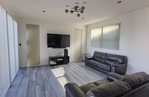 Mount Roskill House | Charming Retreat in the Heart of Auckland