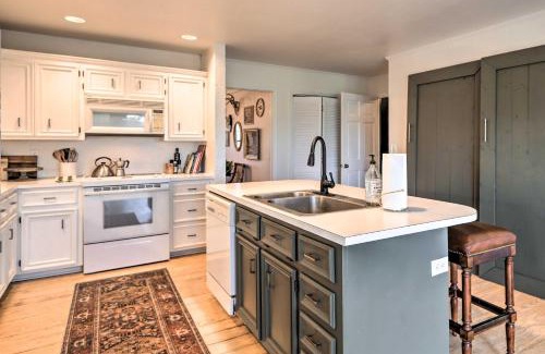 Greenville House | Charming Retreat on 80-Acre Willow Rock Ranch!